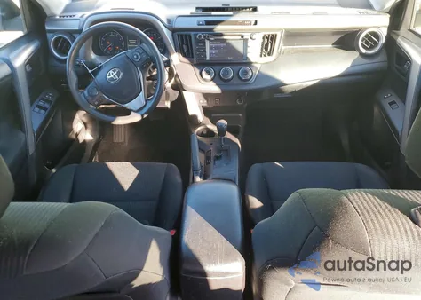 2018 Toyota Rav4 Le z USA, uszkodzony, nr VIN 2T3ZFREV2JW447232
